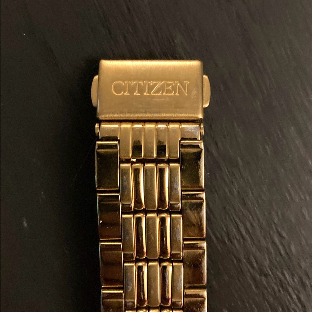 Citizen Quartz Vintage Gold Tone Watch Rectangle Dial w/ diamond at 12 o'clock! - Picture 10 of 13